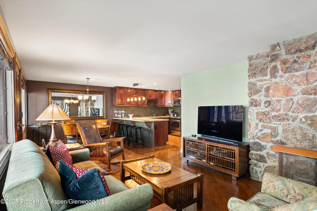 6 of 17 - 731 S Mill Street 2c, Aspen, CO