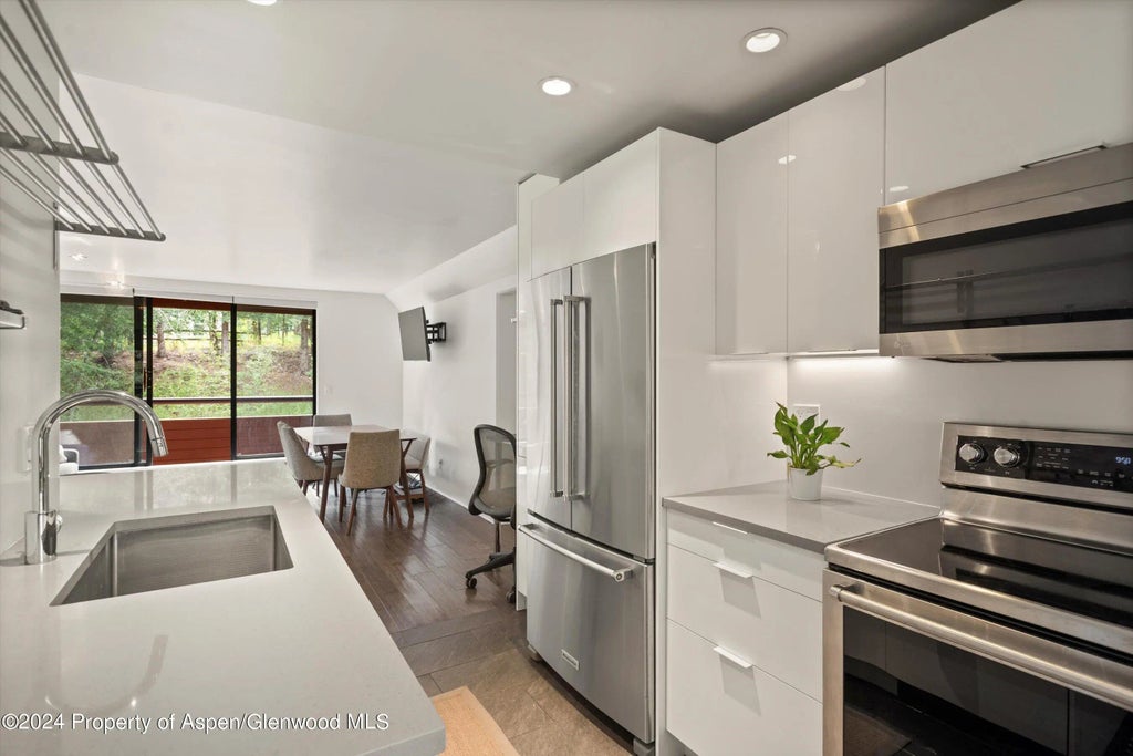 7 of 16 - 1326 Vine Street 1326, Aspen, CO