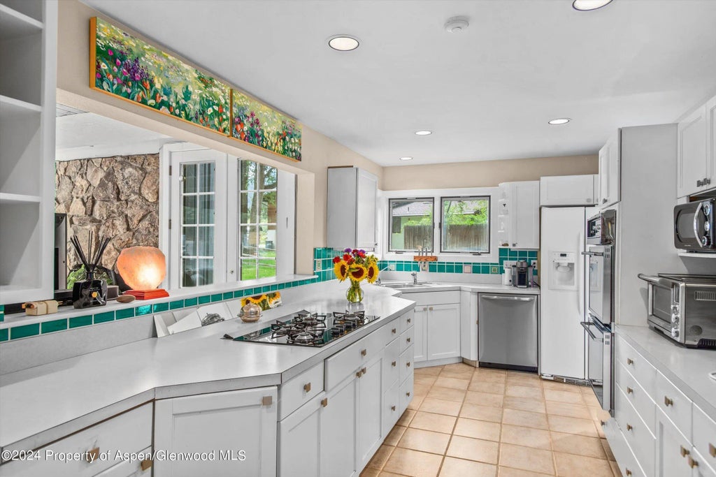 9 of 19 - 1695 Silver King Drive, Aspen, CO