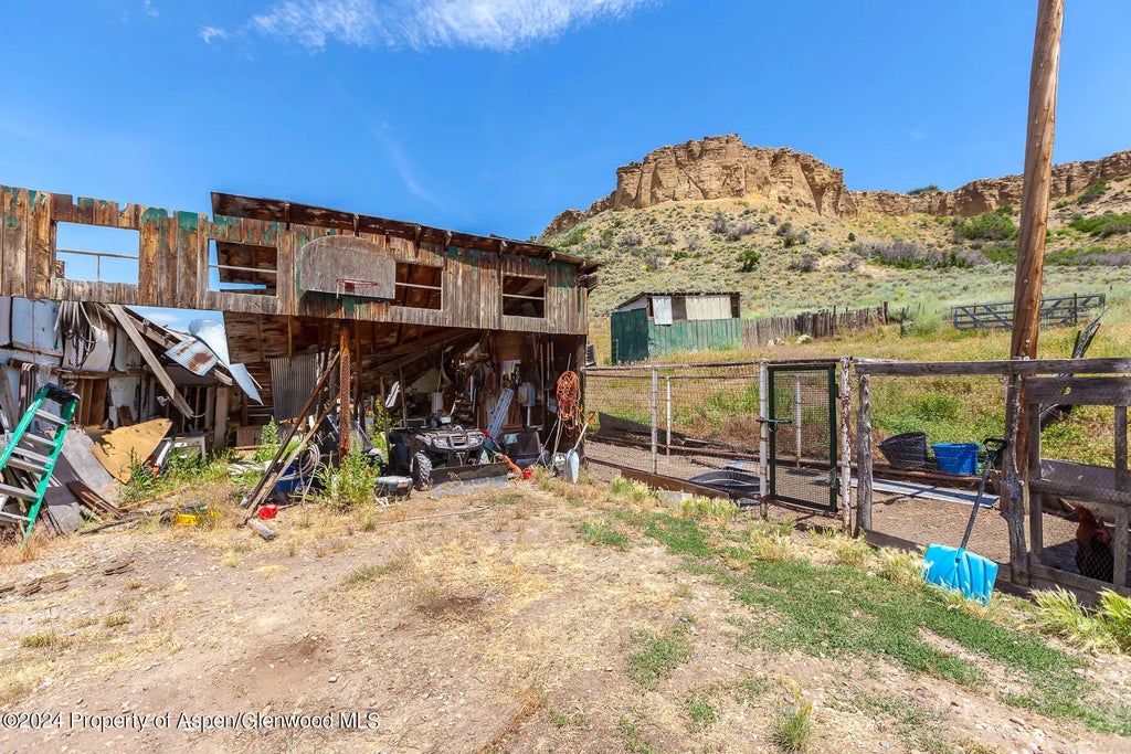 21 of 25 - 2508 County Road 39, Craig, CO
