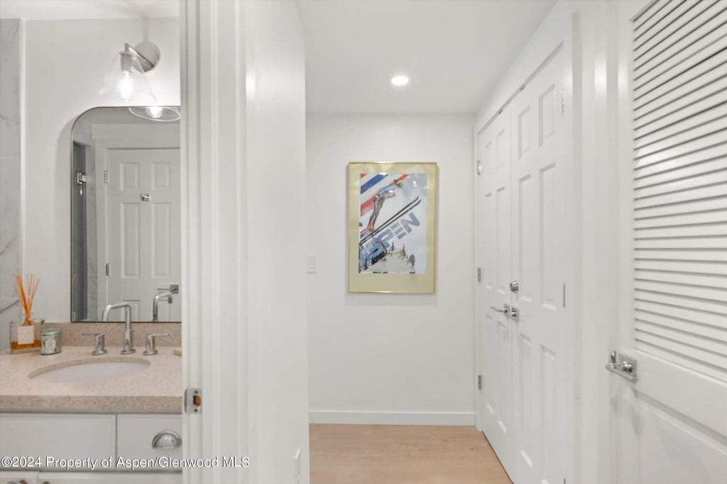 24 of 27 - 950 E Durant Avenue 6, Aspen, CO