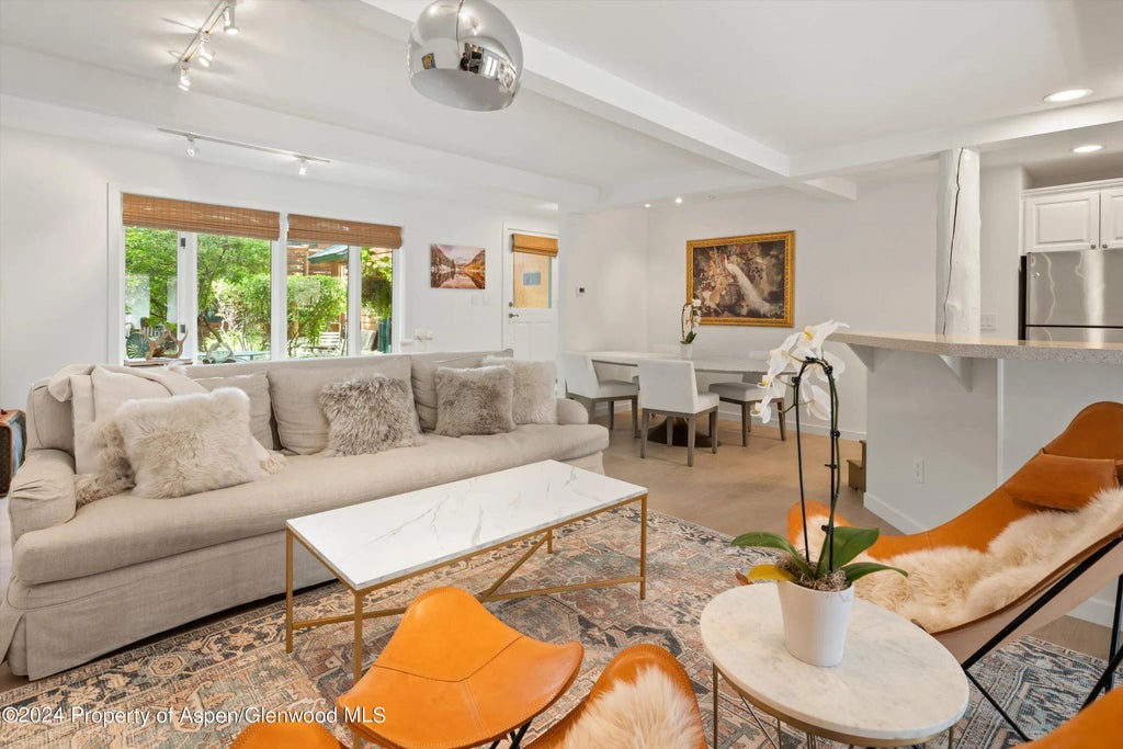 7 of 27 - 950 E Durant Avenue 6, Aspen, CO