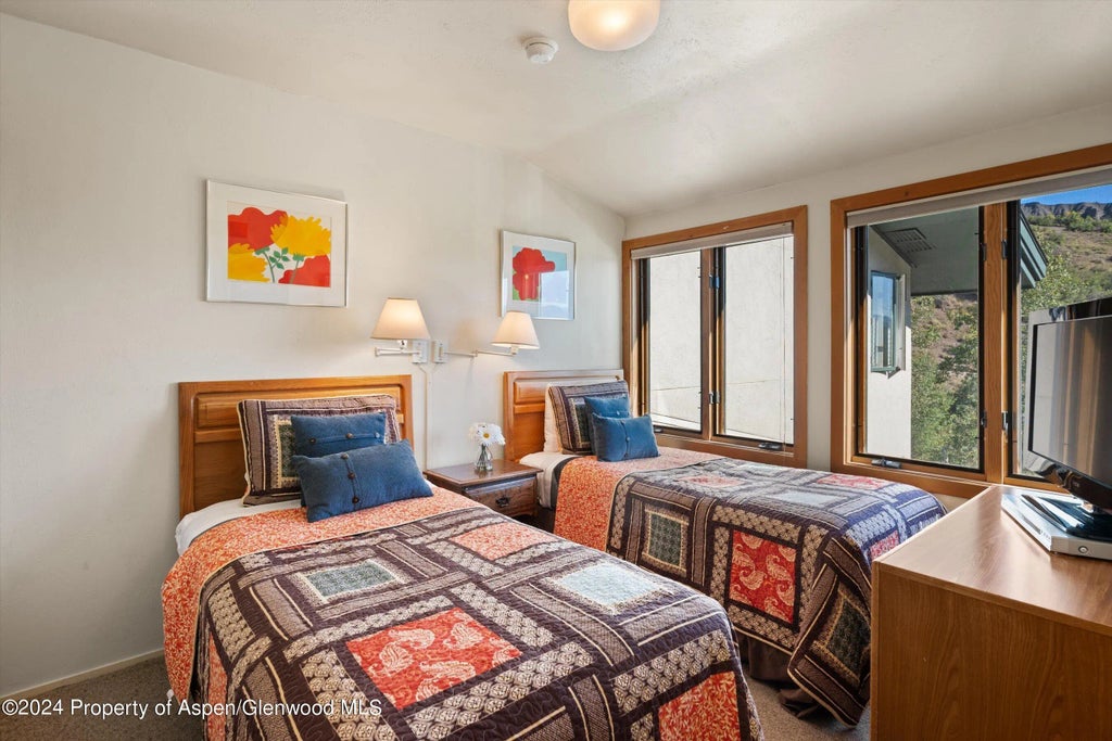 9 of 14 - 135 Carriage Way 22, Snowmass Village, CO
