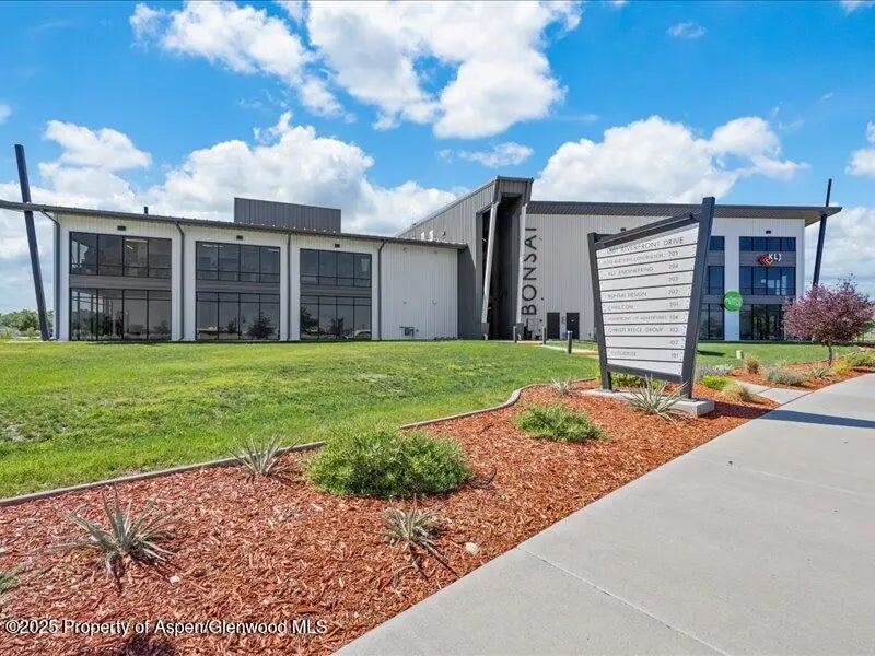 1 of 33 - 1601 Riverfront Drive 201, Grand Junction, CO