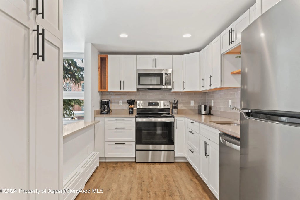 5 of 13 - 605 E Main Street #7, Aspen, CO