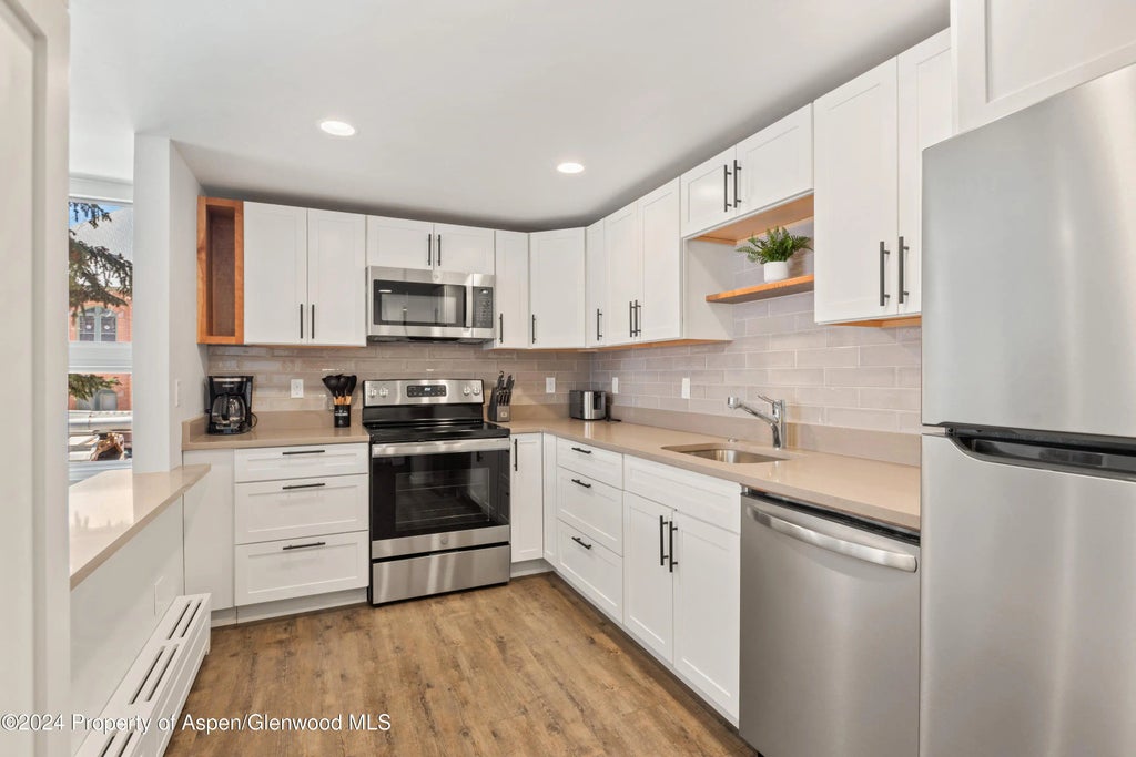 6 of 13 - 605 E Main Street #7, Aspen, CO