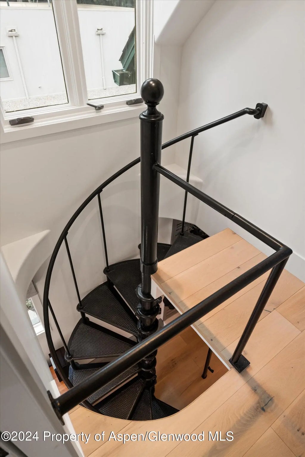 10 of 21 - 331 W Main Street Unit B, Aspen, CO