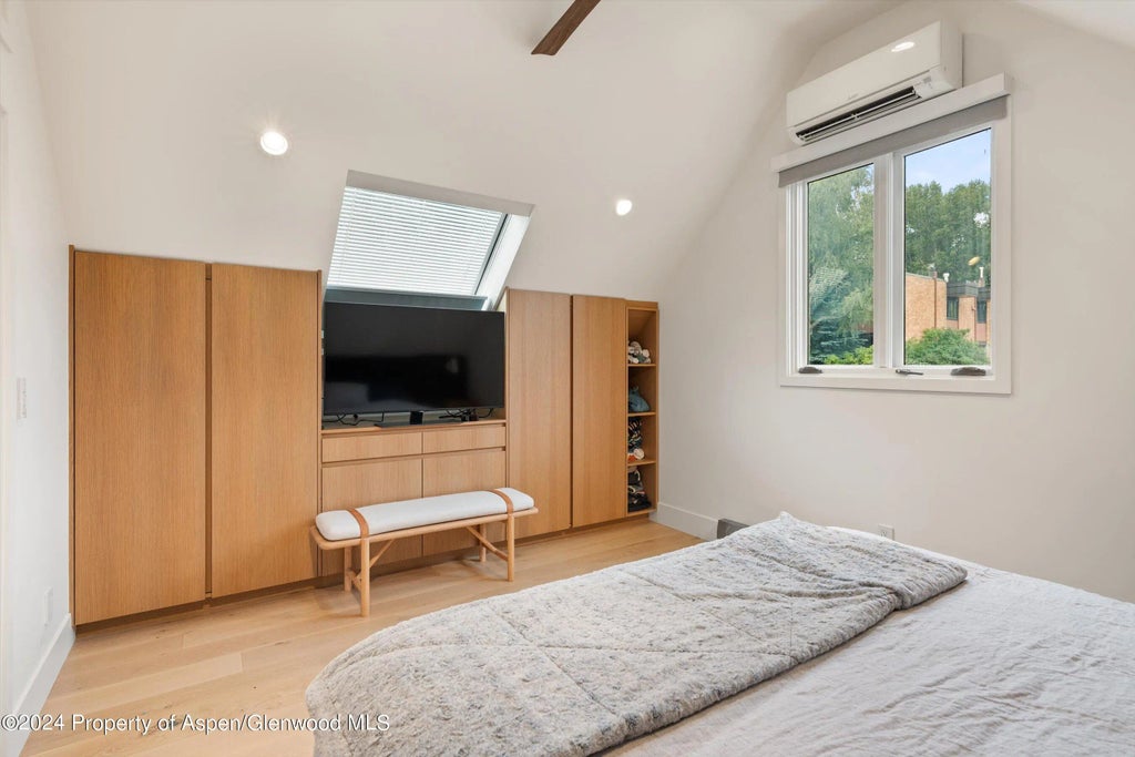 12 of 21 - 331 W Main Street Unit B, Aspen, CO