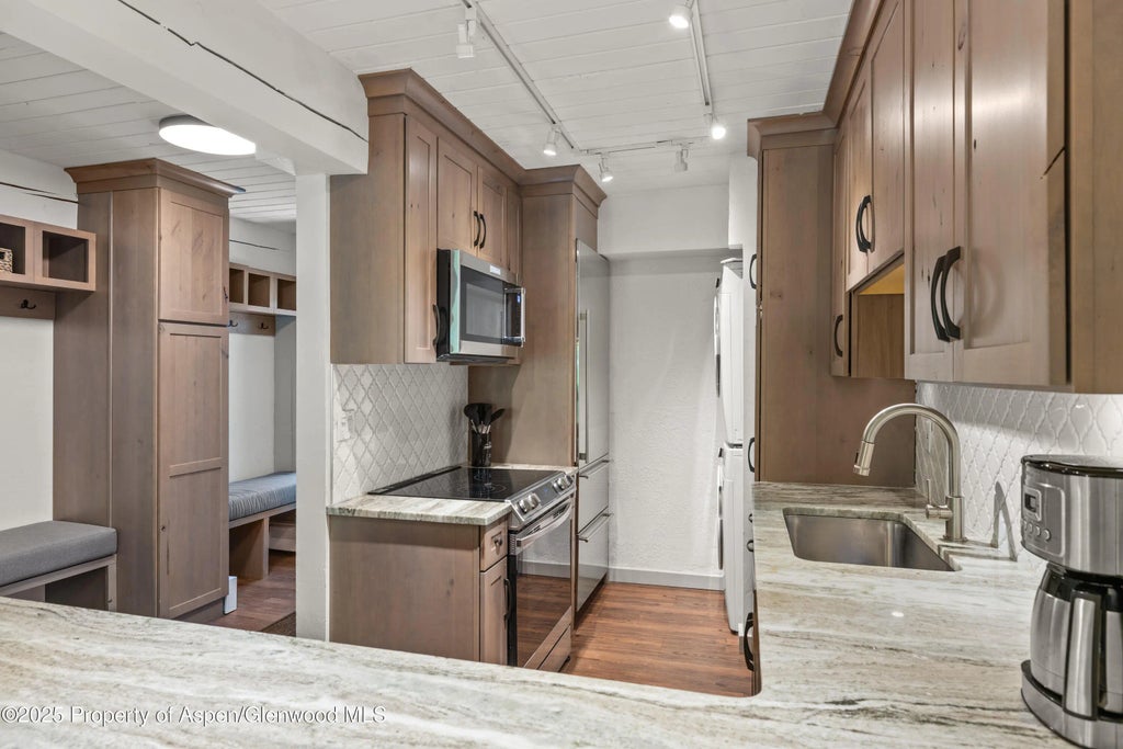 7 of 15 - 70 Gallun Lane 206b, Snowmass Village, CO