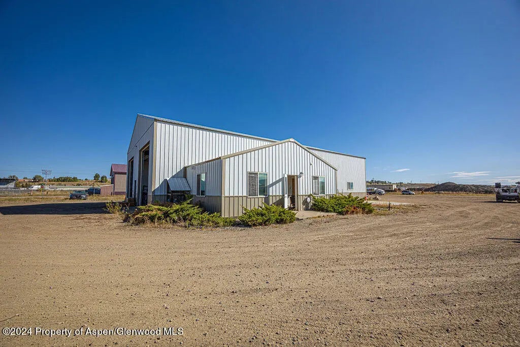 1 of 40 - 194 Preece Avenue, Craig, CO