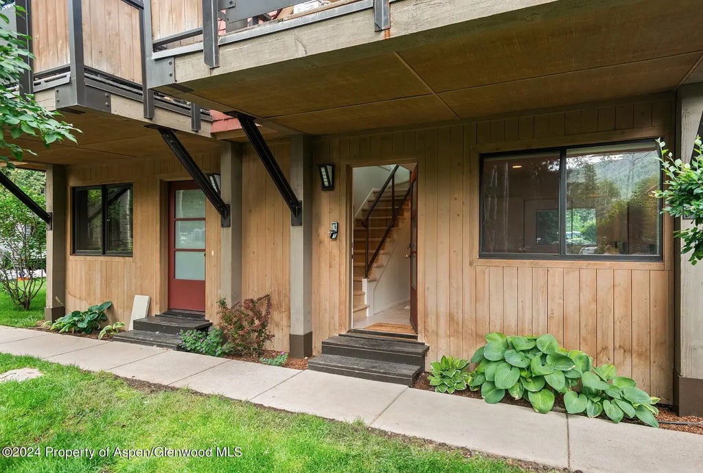 3 of 18 - 108 W Hyman Avenue 2, Aspen, CO