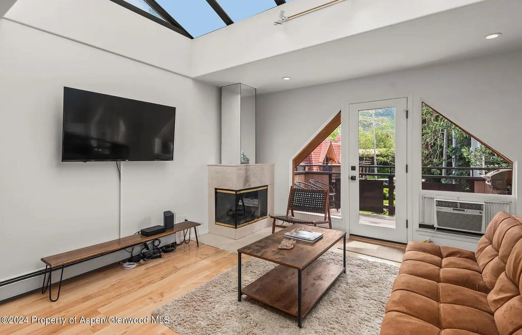 8 of 18 - 108 W Hyman Avenue 2, Aspen, CO