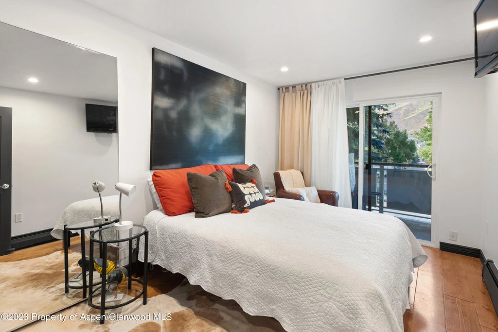 6 of 11 - 100 E Dean Street Unit 2b, Aspen, CO