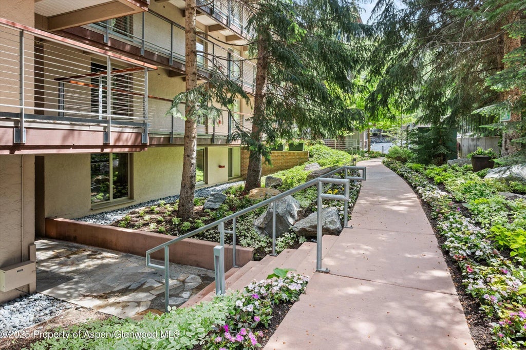 18 of 21 - 1034 E Cooper Avenue 16, Aspen, CO