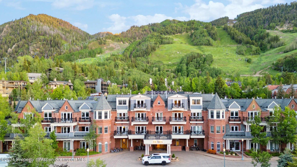 1 of 14 - 415 E Dean St, Unit 12 Week 26, Aspen, CO