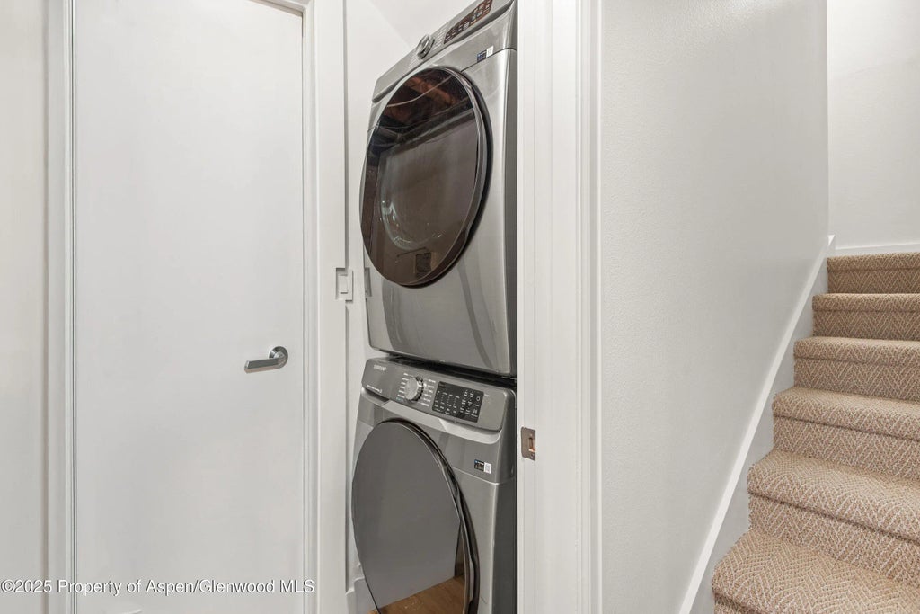 39 of 46 - 262 Eastwood Drive, Aspen, CO