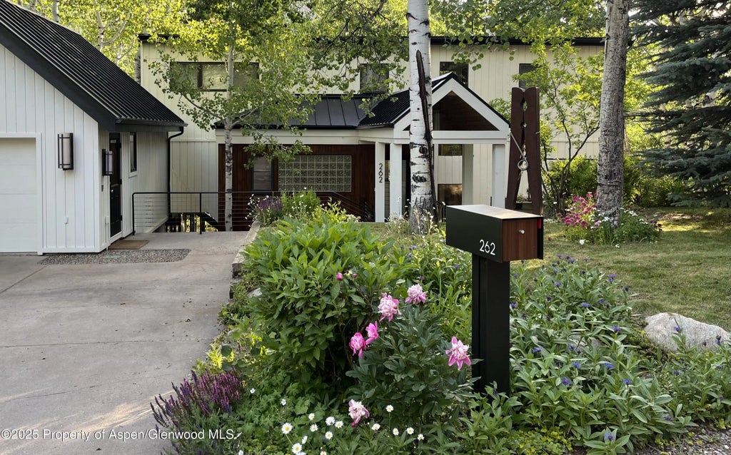 41 of 46 - 262 Eastwood Drive, Aspen, CO