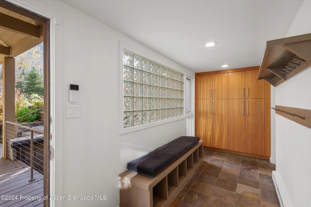 8 of 39 - 262 Eastwood Drive, Aspen, CO