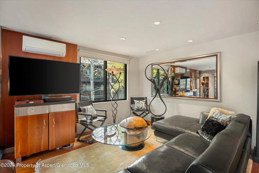 4 of 27 - 650 S Monarch Street 9, Aspen, CO