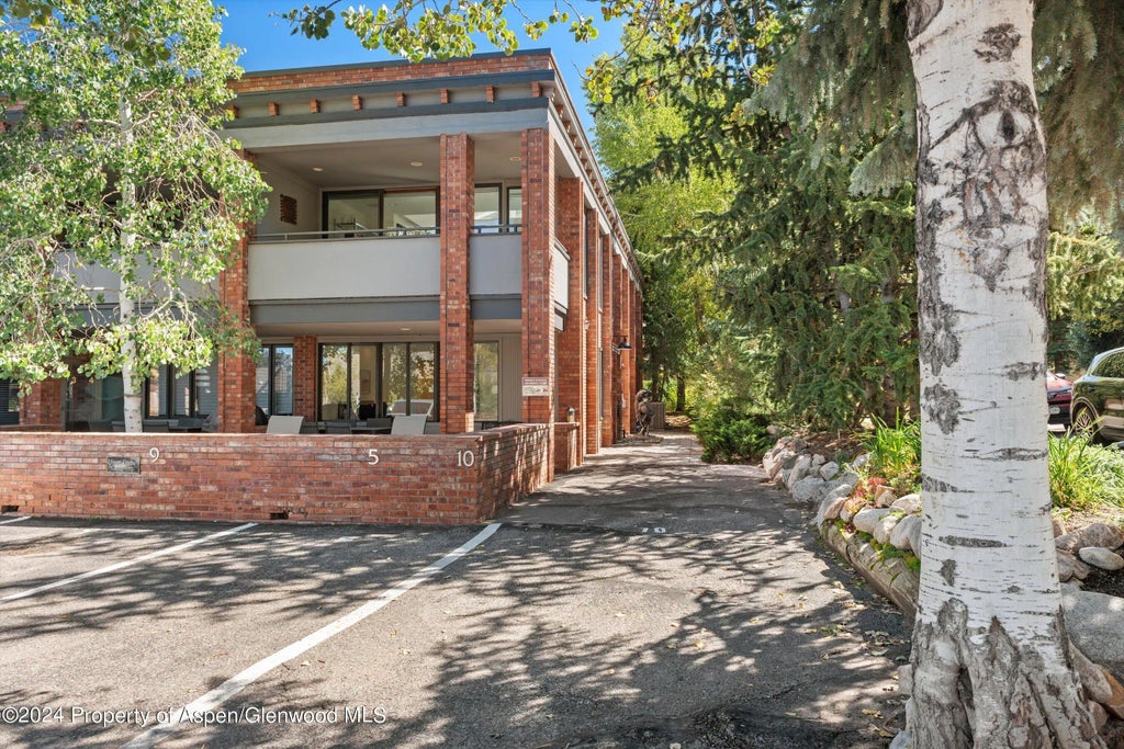 27 of 32 - 450 S Original Street 5&10, Aspen, CO