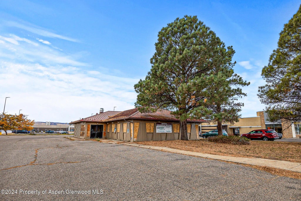 1 of 20 - 1070 W Victory Way, Craig, CO