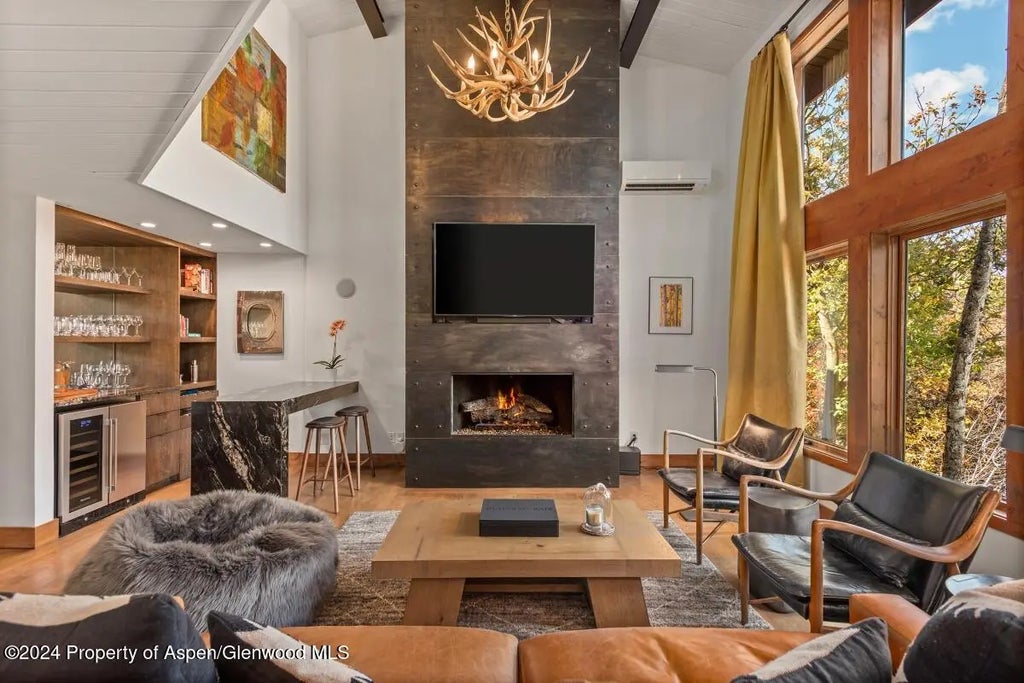 1 of 26 - 809 S Aspen Street #1, Aspen, CO
