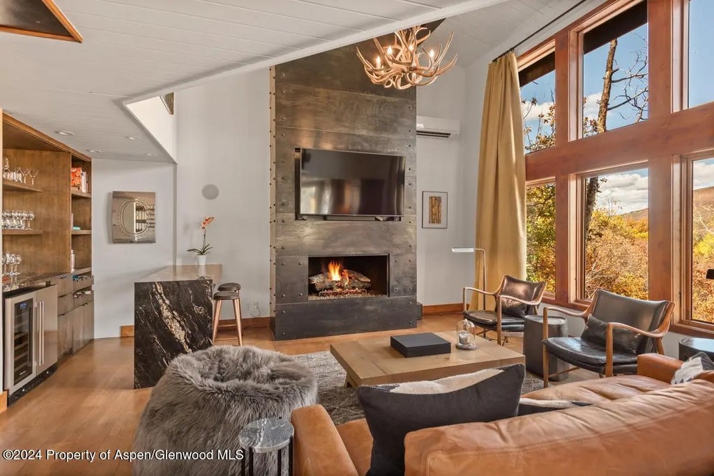 2 of 26 - 809 S Aspen Street #1, Aspen, CO