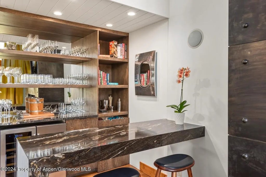 6 of 26 - 809 S Aspen Street #1, Aspen, CO