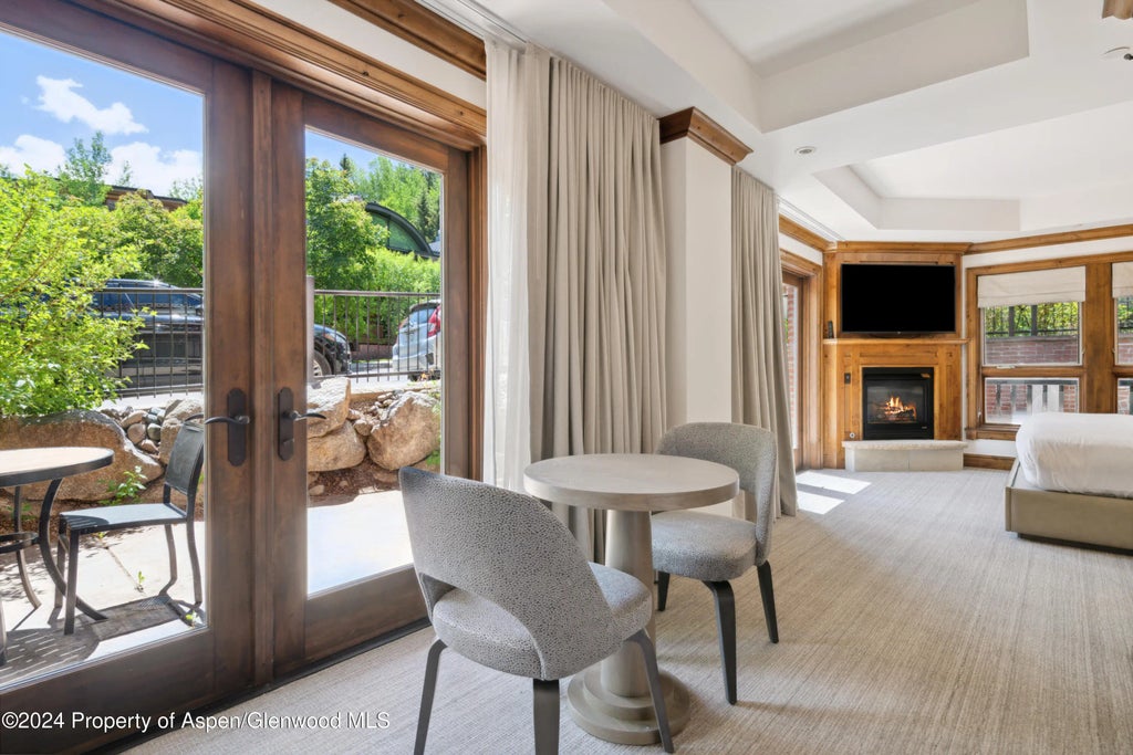 10 of 26 - 415 E Dean Street 44abc Weeks 51/52, Aspen, CO