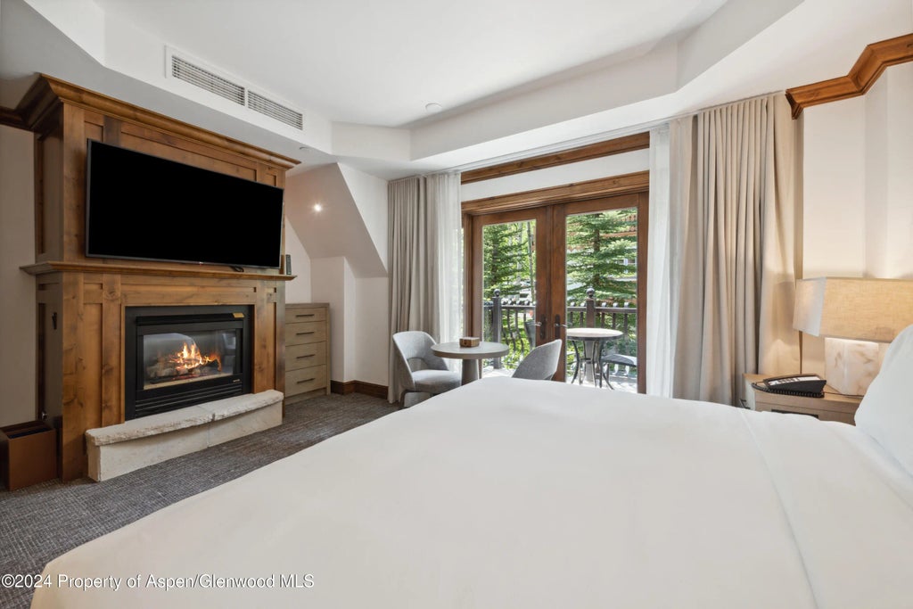 15 of 26 - 415 E Dean Street 44abc Weeks 51/52, Aspen, CO