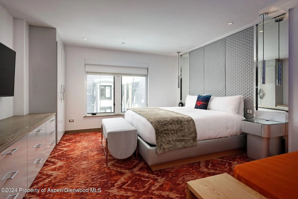 4 of 20 - 550 S Spring Street, Aspen, CO