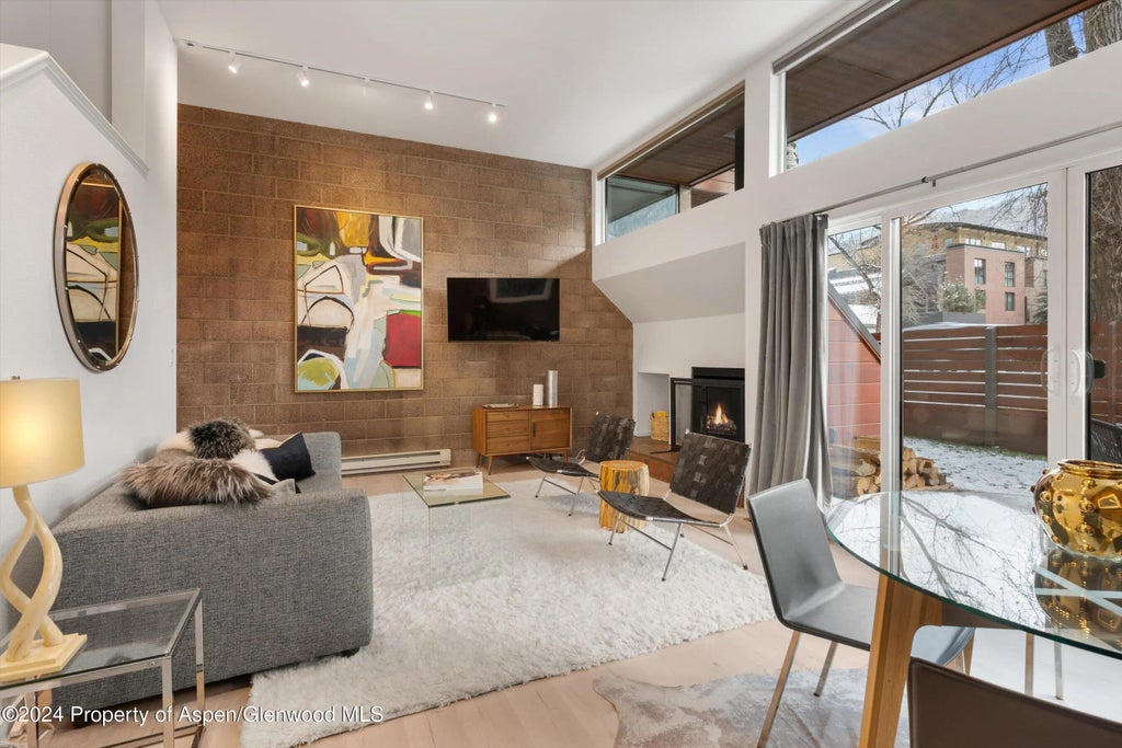 3 of 21 - 311 S Aspen Street 2, Aspen, CO