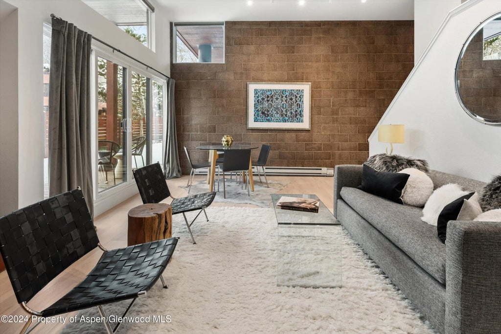 4 of 21 - 311 S Aspen Street 2, Aspen, CO