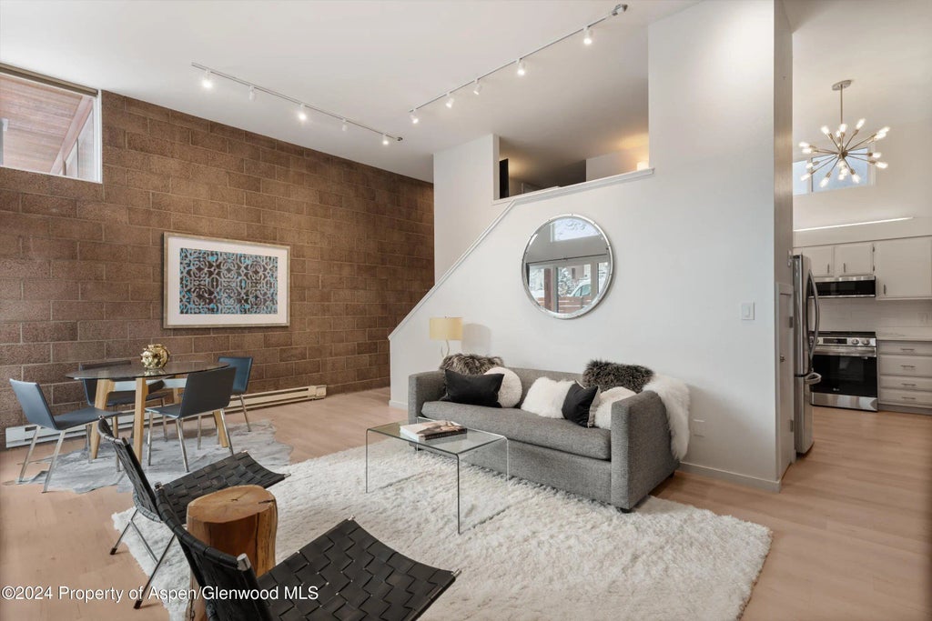 5 of 21 - 311 S Aspen Street 2, Aspen, CO