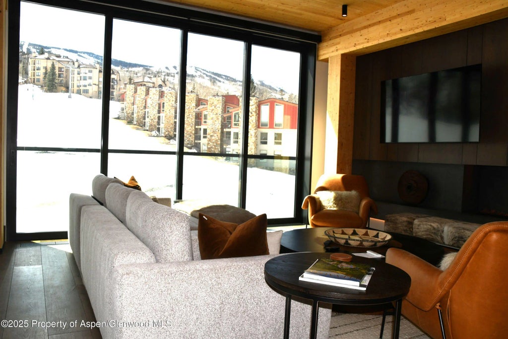 35 of 43 - 180 Wood Road 404, Snowmass Village, CO