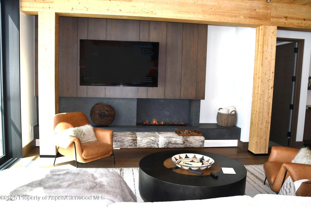 38 of 43 - 180 Wood Road 404, Snowmass Village, CO