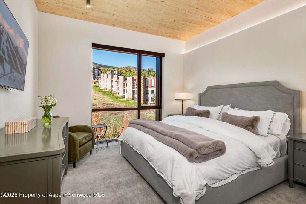 7 of 51 - 180 Wood Road 404, Snowmass Village, CO