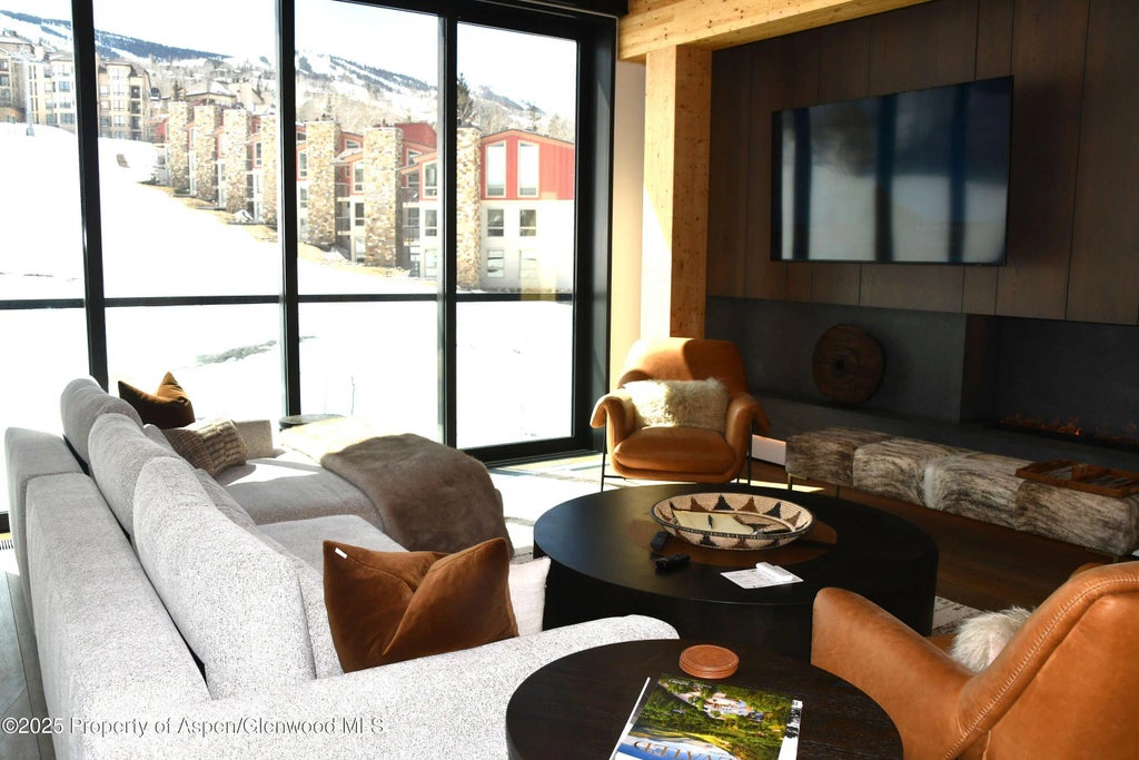 7 of 43 - 180 Wood Road 404, Snowmass Village, CO