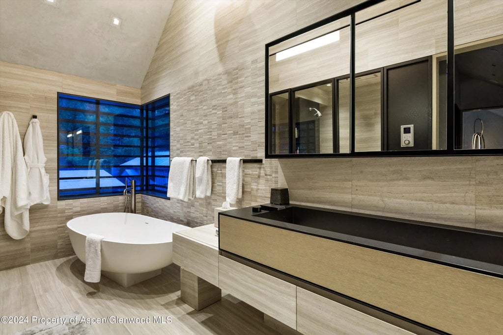 14 of 27 - 605 W Bleeker Street, Aspen, CO