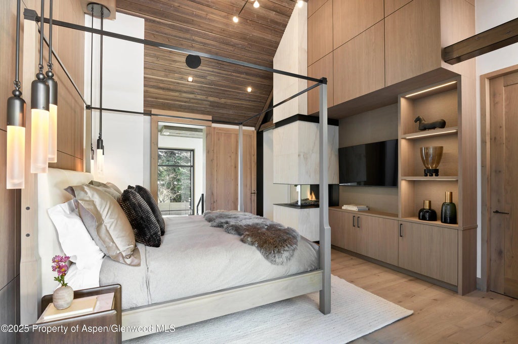 20 of 45 - 411 Pearl Court, Aspen, CO