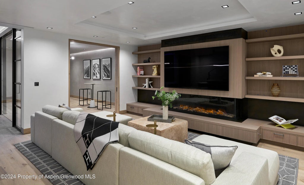 30 of 45 - 411 Pearl Court, Aspen, CO