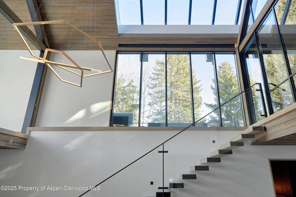 7 of 45 - 411 Pearl Court, Aspen, CO
