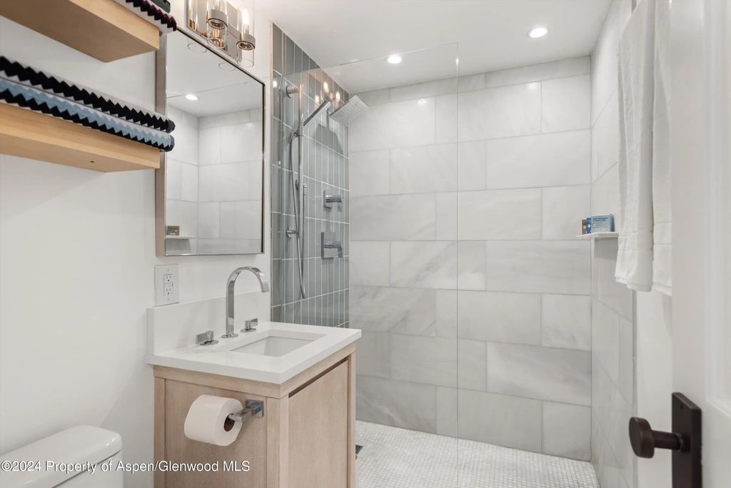 8 of 15 - 119 E Cooper Avenue 26, Aspen, CO