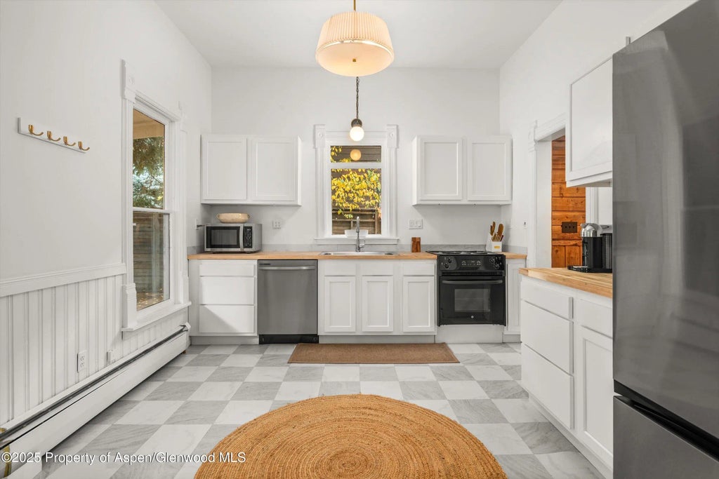 12 of 42 - 406 W Smuggler Street, Aspen, CO