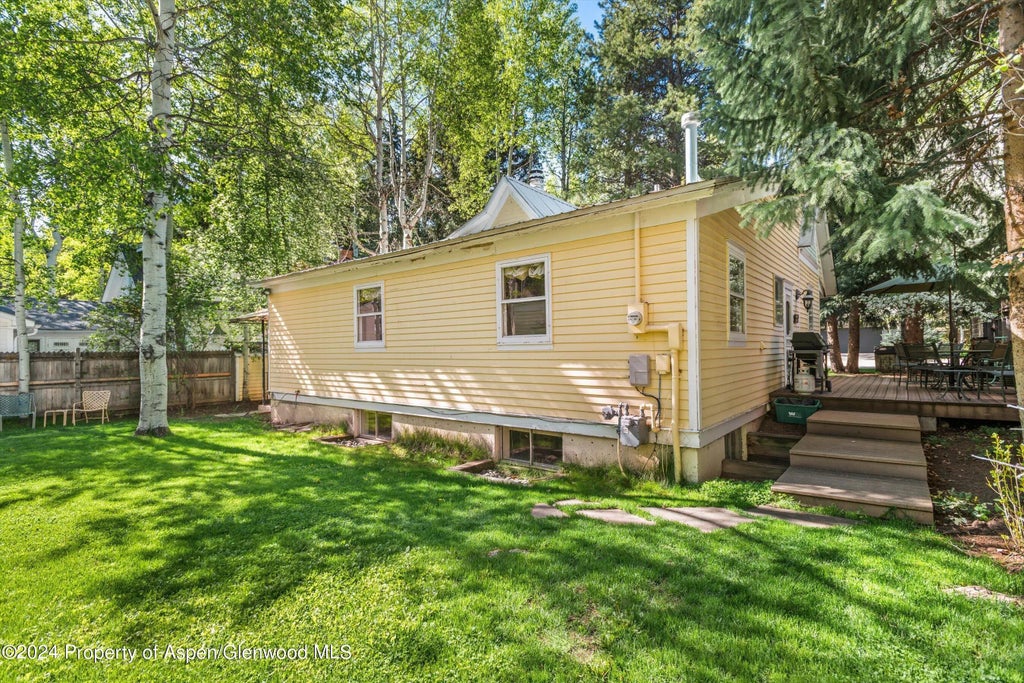 12 of 38 - 406 W Smuggler Street, Aspen, CO