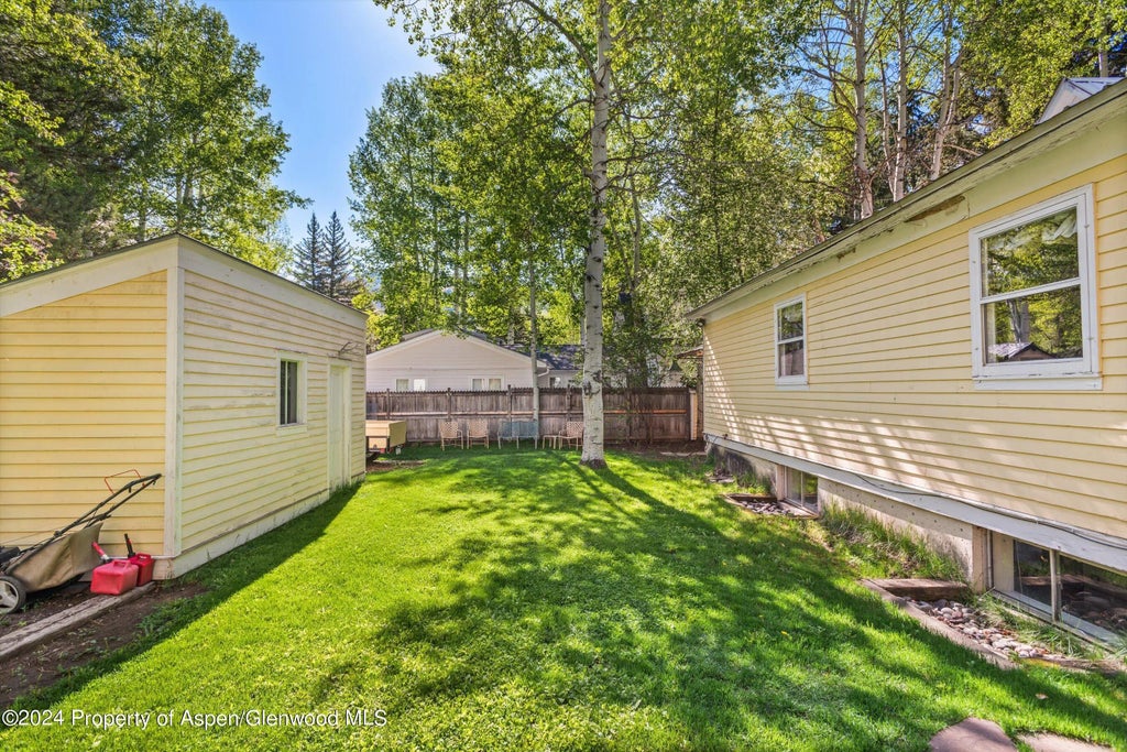 13 of 38 - 406 W Smuggler Street, Aspen, CO