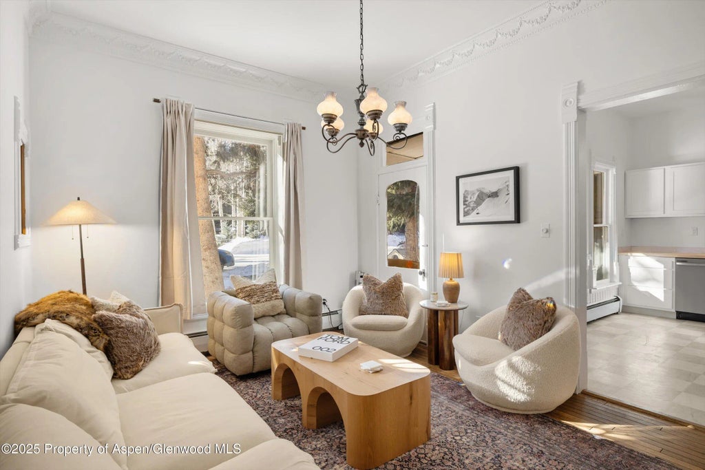 19 of 38 - 406 W Smuggler Street, Aspen, CO
