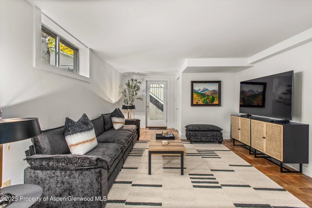 22 of 42 - 406 W Smuggler Street, Aspen, CO