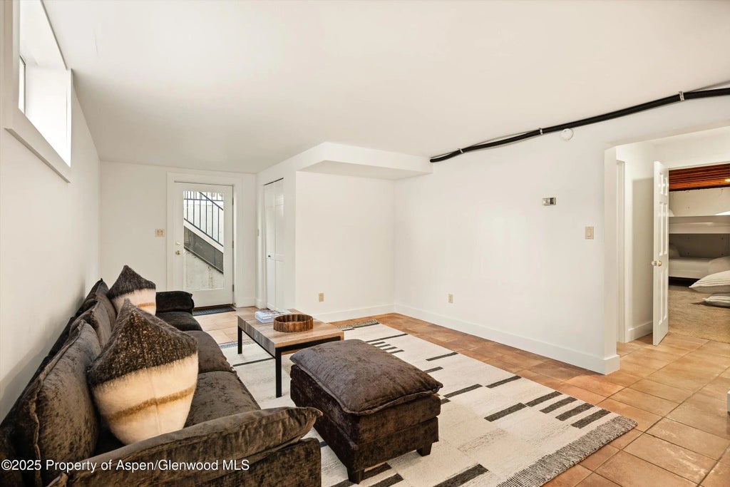 32 of 38 - 406 W Smuggler Street, Aspen, CO