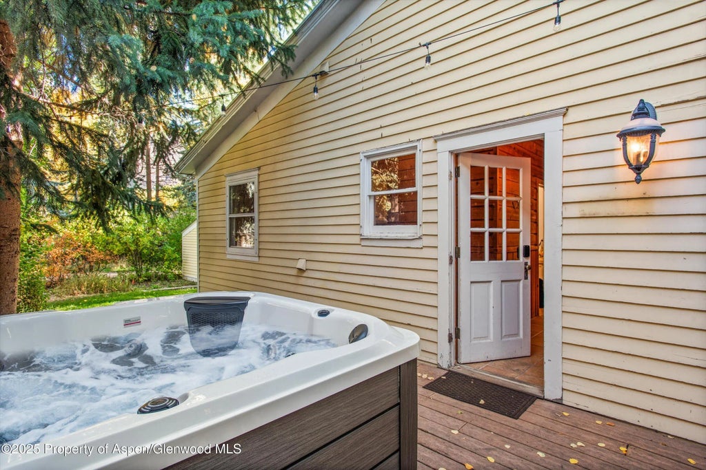 32 of 42 - 406 W Smuggler Street, Aspen, CO